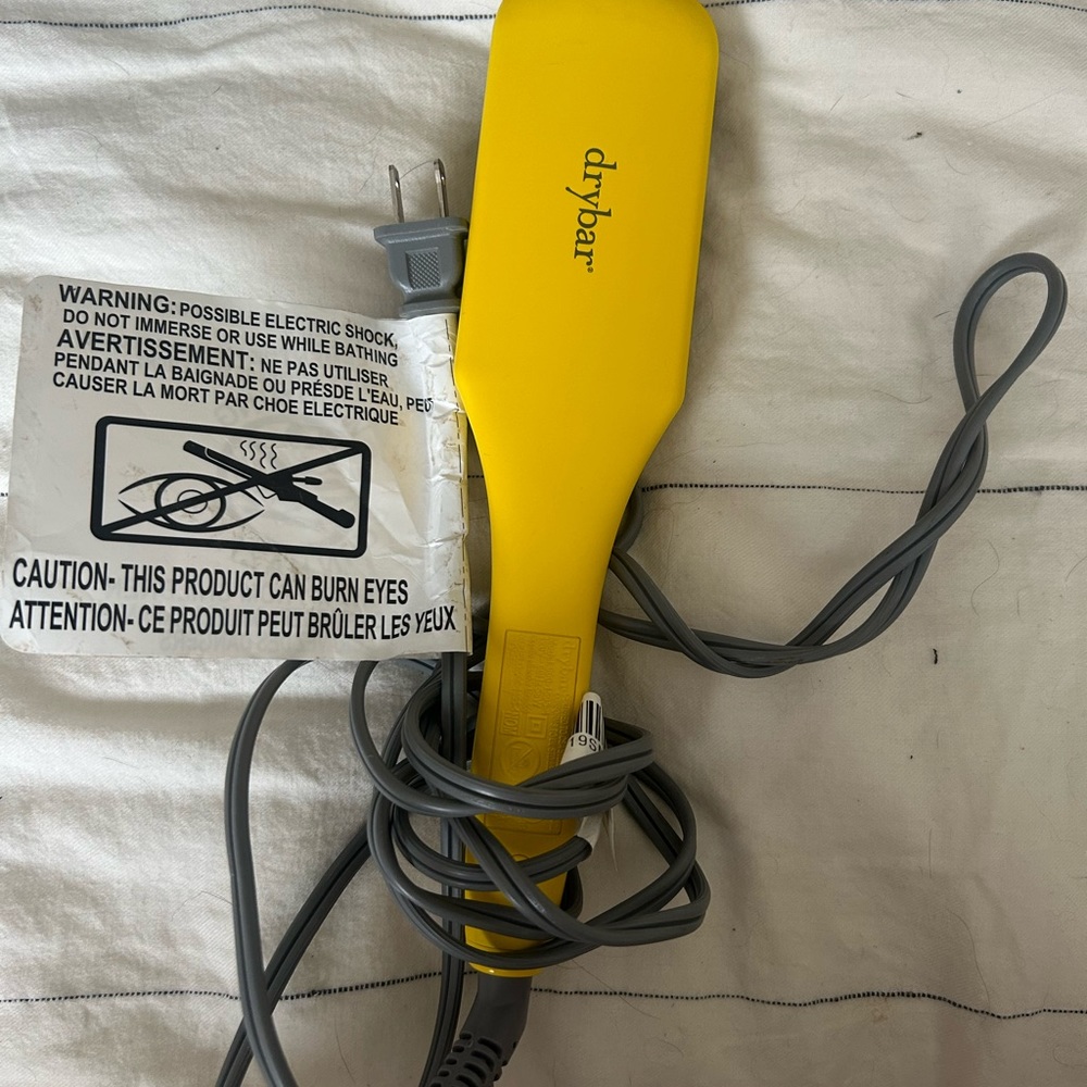 DRYBAR Brush Crush Heated Straightening Brush